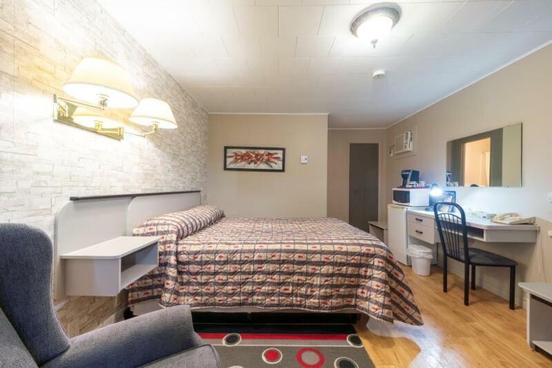 Degelis Motel Claude المظهر الخارجي الصورة