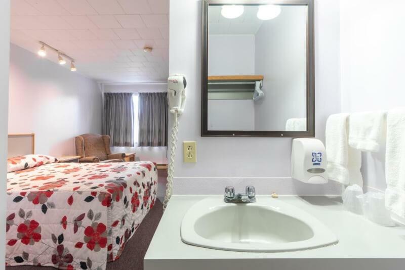 Degelis Motel Claude المظهر الخارجي الصورة