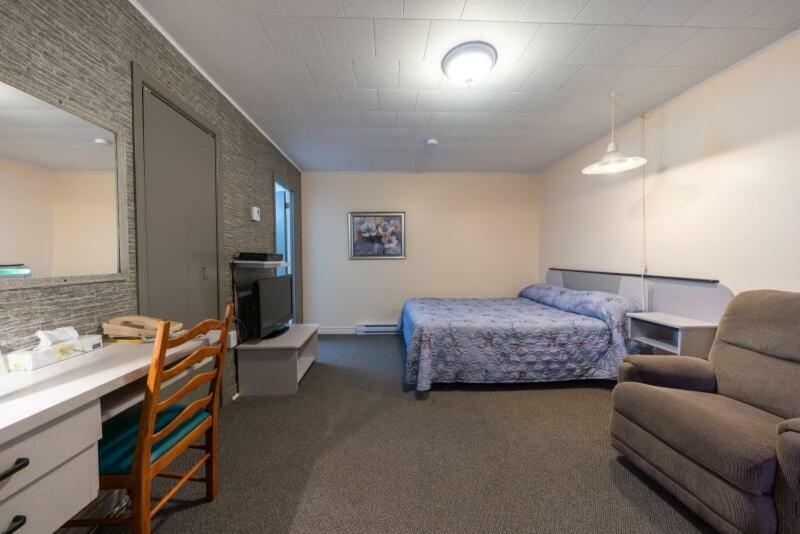 Degelis Motel Claude المظهر الخارجي الصورة